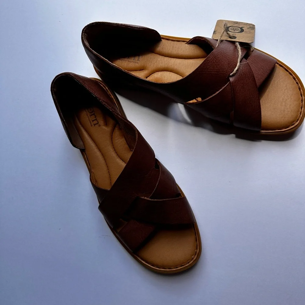 Born Ithaca Women’s Brown Leather Criss Cross Comfort Sandals NWOB Size 8.5M